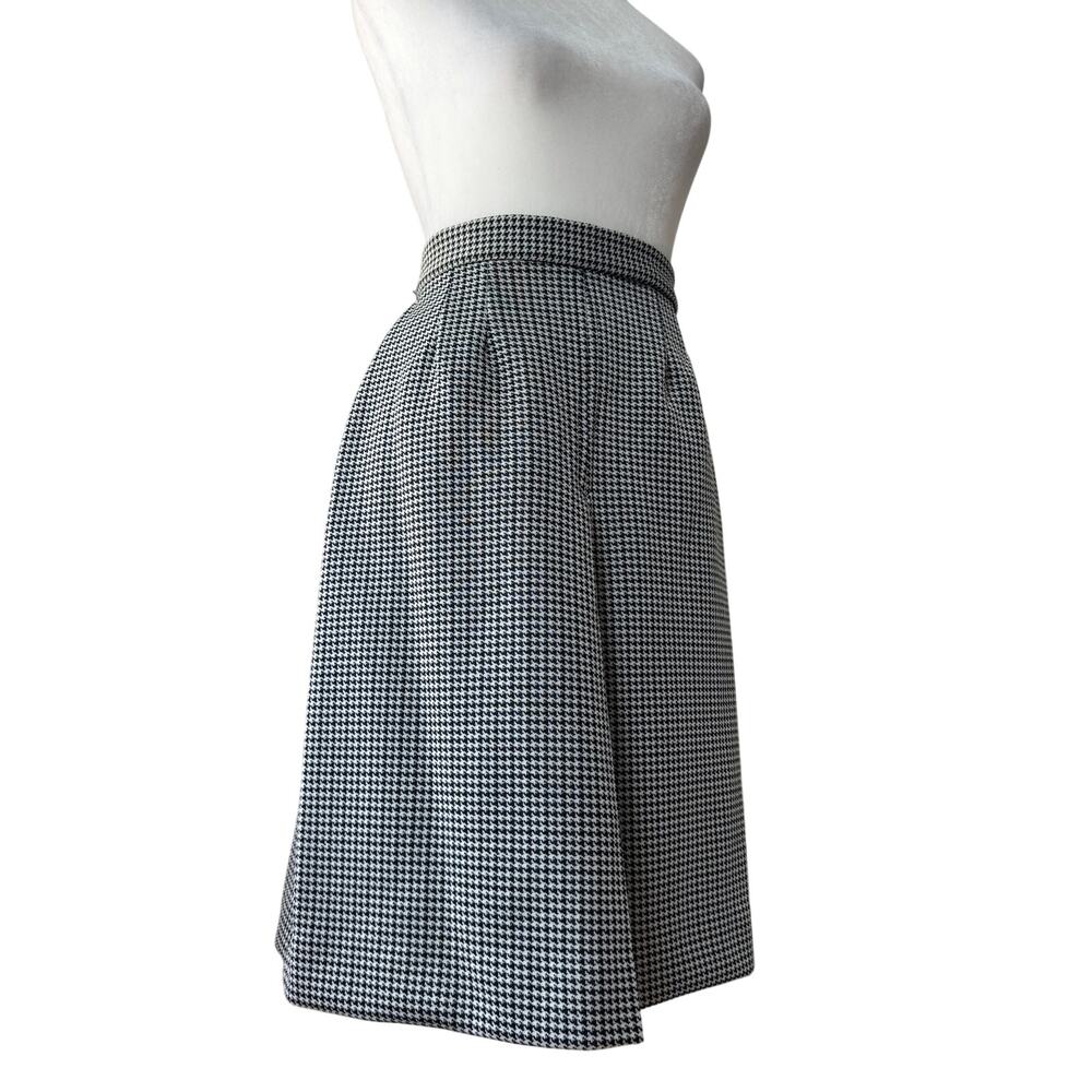Vintage ‘80s Black & White Houndstooth Pleated Knee Length Skirt